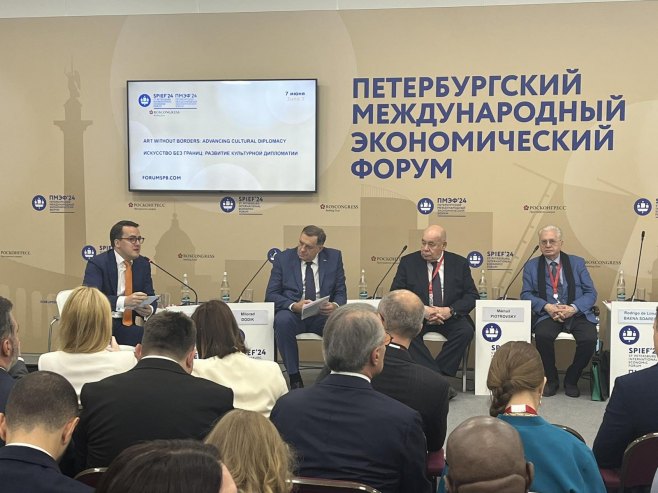 Milorad Dodik u Sankt Peterburgu Milorad Dodik u Sankt Peterburgu - Foto: RTRS