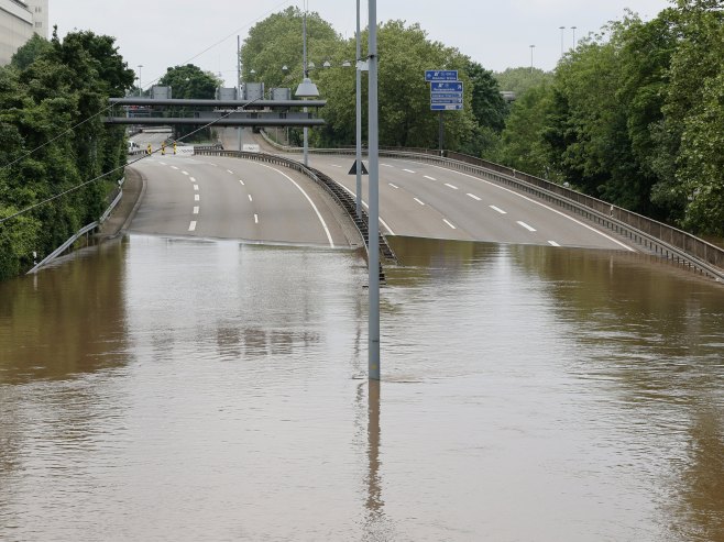 Poplave u Njemačkoj (Foto: EPA-EFE/RONALD WITTEK) Poplave u Njemačkoj (Foto: EPA-EFE/RONALD WITTEK) -