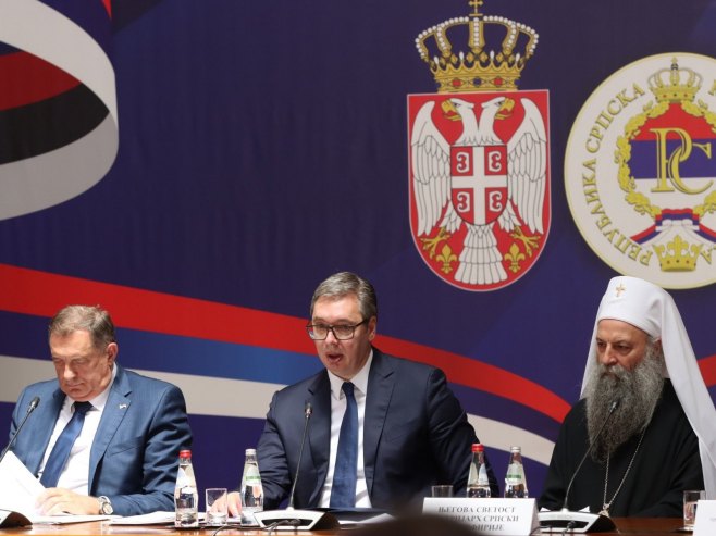 Patrijarh Porfirije, Vučić i Dodik - Foto: predsjednikrs.rs/Borislav Zdrinja