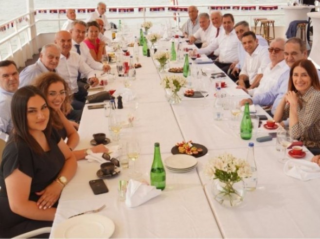 Svečani ručak Svečani ručak - Foto: RTRS