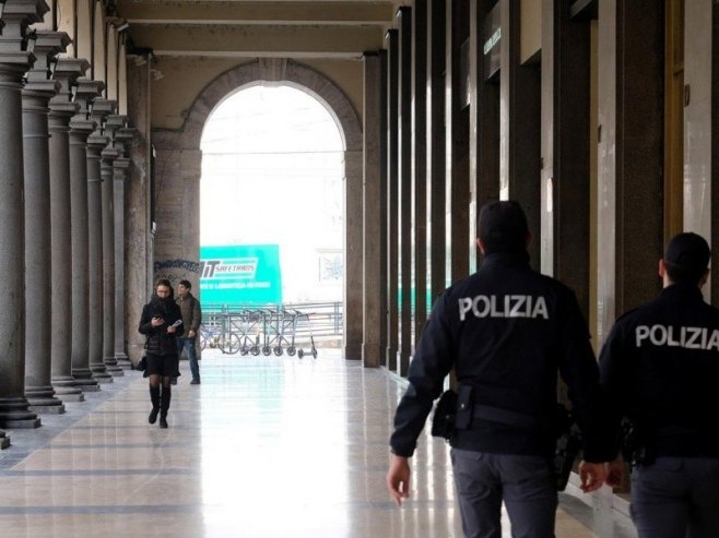 Policija Italije (Foto: EPA-EFE/ALESSANDRO DI MARCO) - 