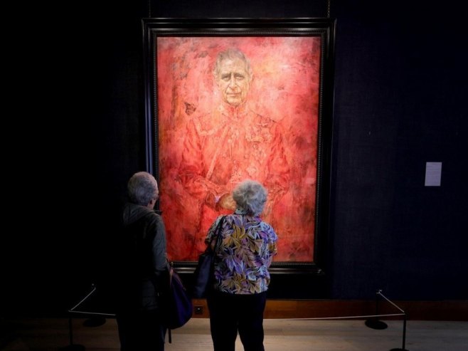 Portret princa Čarlsa u galeriji "Filip Mold" u Londonu (Foto: EPA-EFE/NEIL HALL) - 
