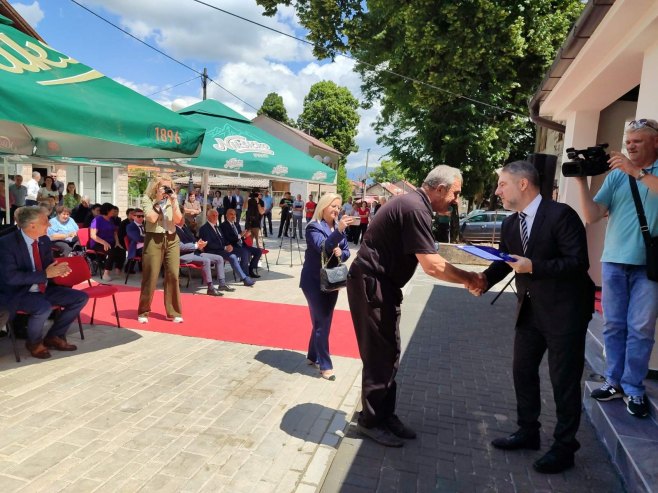 U Nevesinju dodijeljeni ključevi 12 stanova za izbjegla i raseljena lica