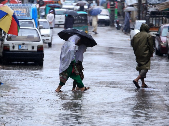 Monsunske kiše u Pakistanu (Foto: EPA-EFE/ARSHAD ARBAB) - 