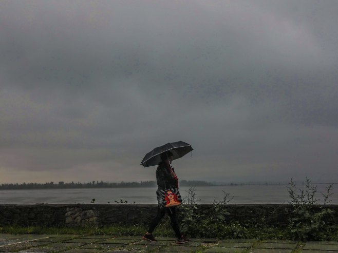 Kišno vrijeme (Foto: EPA-EFE/FAROOQ KHAN/ilustracija) - 