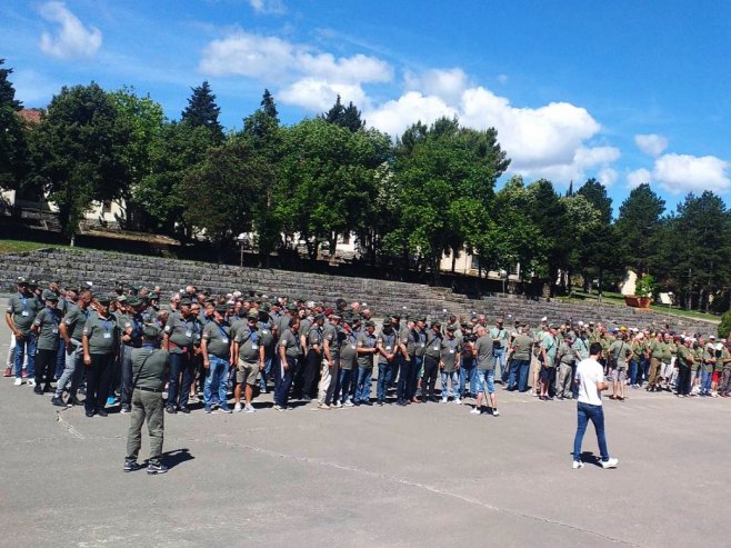 Bileća: Druženje bivših pitomaca ЈNA - Foto: RTRS