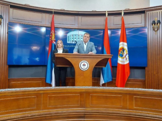 Milorad Dodik i Milica Đurdević Stamenkovski - Foto: RTRS