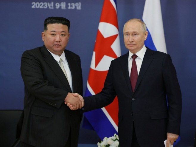 Kim DŽong Un i Vladimir Putin (Foto: EPA-EFE/VLADIMIR SMIRNOV, ilustracija) - 