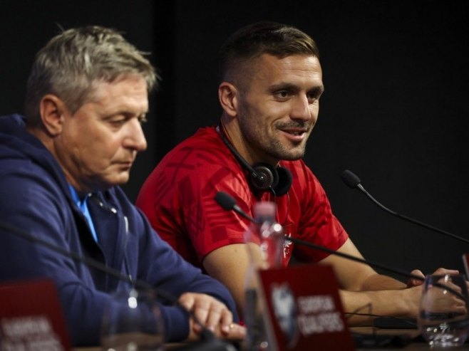 Stojković i Tadić (Foto: EPA/Robert Hegedus HUNGARY OUT) - 