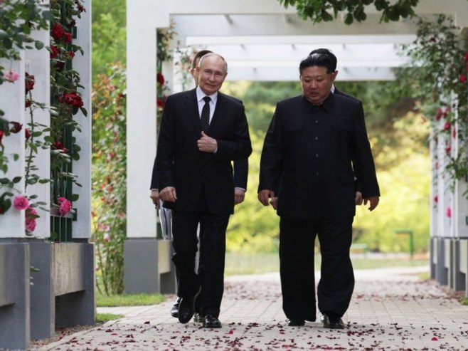 Vladimir Putin i Kim DŽong Un (Foto: EPA-EFE/GAVRIIL GRIGOROV/SPUTNIK/KREMLIN POOL MANDATORY CREDIT) - 