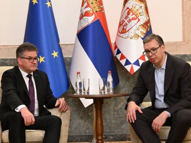 Lajčak i Vučić (Foto: www.instagram.com/buducnostsrbijeav/) - 