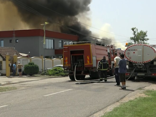 Požar u Šidu (Foto: Tanjug/screenshot) - Foto: RTRS