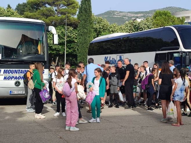 Djeca sa Kosova stigli u Trebinje - Foto: RTRS
