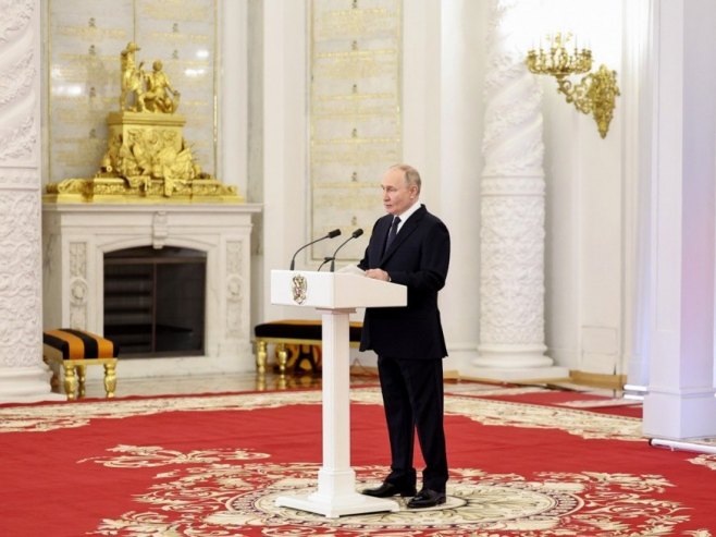 Vladimir Putin (foto: EPA-EFE/ALEXANDER KAZAKOV) - 