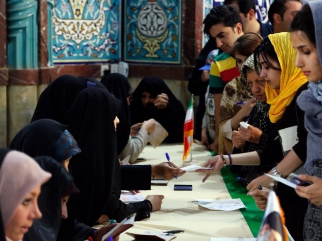 Izbori u Iranu (Foto:  EPA/ABEDIN TAHERKENAREH/arhiva) - 