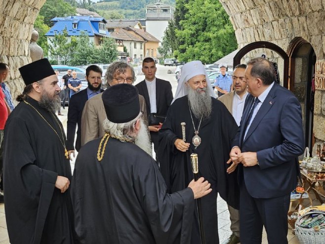 Dodik i patrijarh Porfirije u Andrićgradu - Foto: RTRS