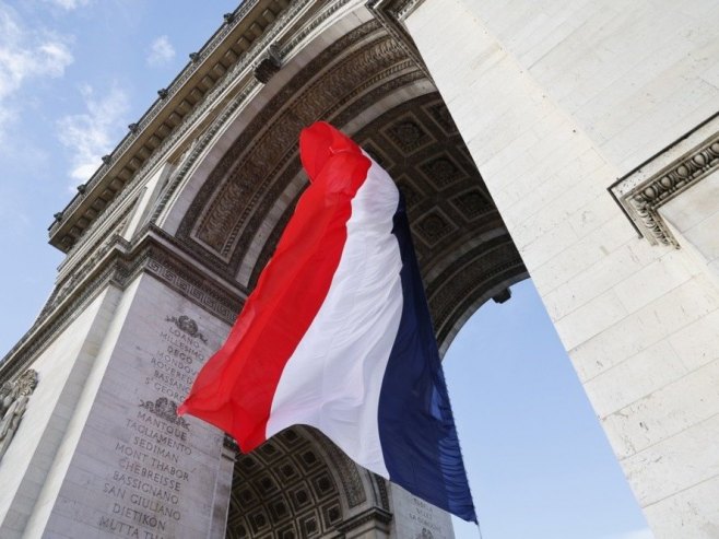 Zastava Francuske (Foto: EPA-EFE/LUDOVIC MARIN) - 