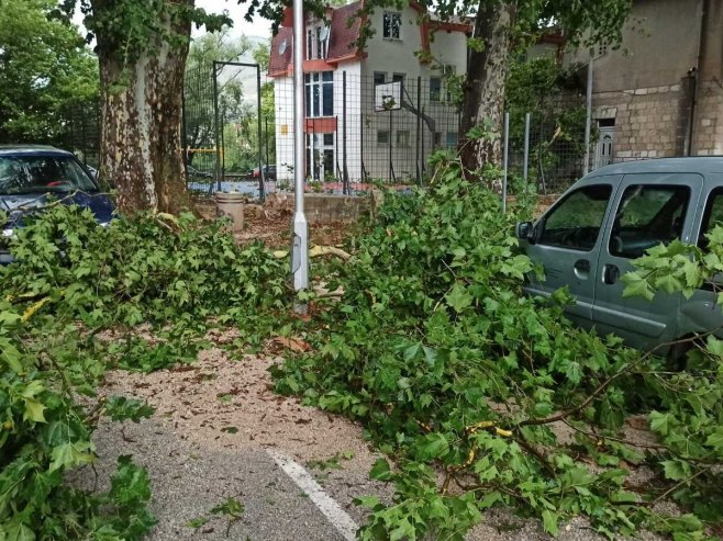 U Trebinju palo više od 50 litara kiše po kvadratnom metru; Nadležne službe saniraju štetu (FOTO/VIDEO)