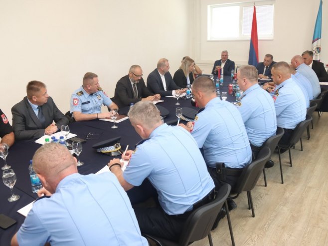 Sastanak rukovodstva MUP-a Srpske sa Dodikom i Viškovićem - Foto: predsjednikrs.rs/Borislav Zdrinja