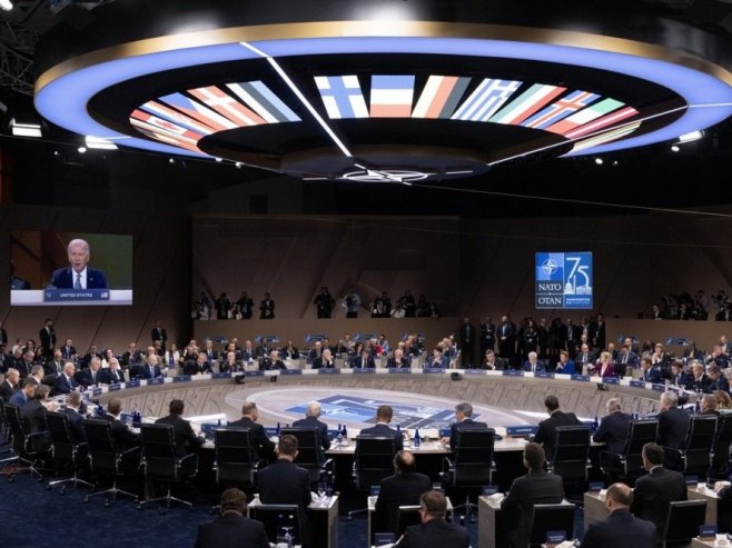Samit NATO-a (Foto: EPA/MICHAEL REYNOLDS) - 