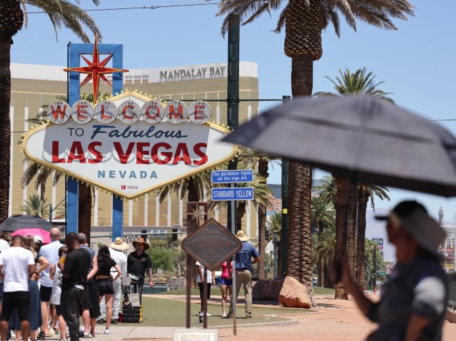 Toplotni talas u Las Vegasu (Foto: EPA-EFE/ALLISON DINNER) - 
