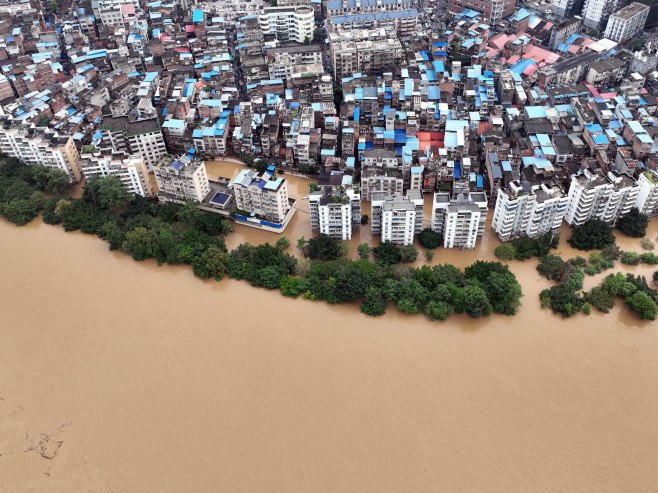 Poplave u Kini (Foto: EPA-EFE/XINHUA / Huang Xiaobang) - 