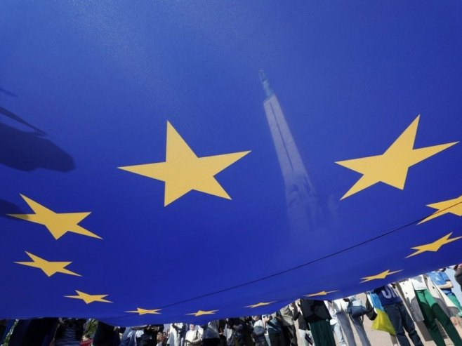 Zastava Evropske unije (foto: EPA-EFE/TOMS KALNINS) - 