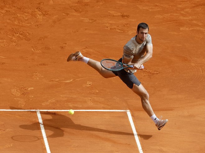 Srpski teniser Laslo Đere plasirao se u drugo kolo turnira u Hamburgu