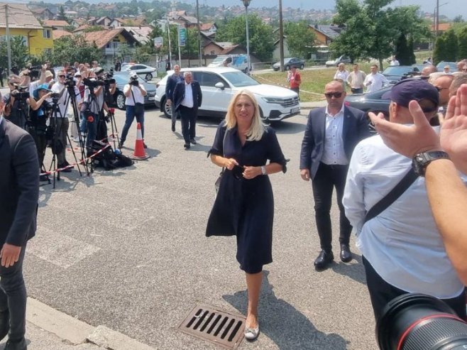 Cvijanović: Stojimo snažno i odlučno uz Dodika i Lukića