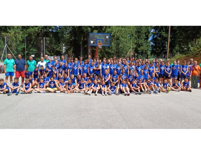 Košarkaški kamp u Novom Gradu: Učestvuje više od 150 dječaka i djevojčica (FOTO)
