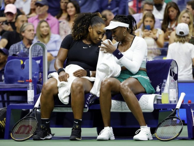 Serena i Venus Vilijams (foto: arhiva/EPA-EFE/JASON SZENES) - 