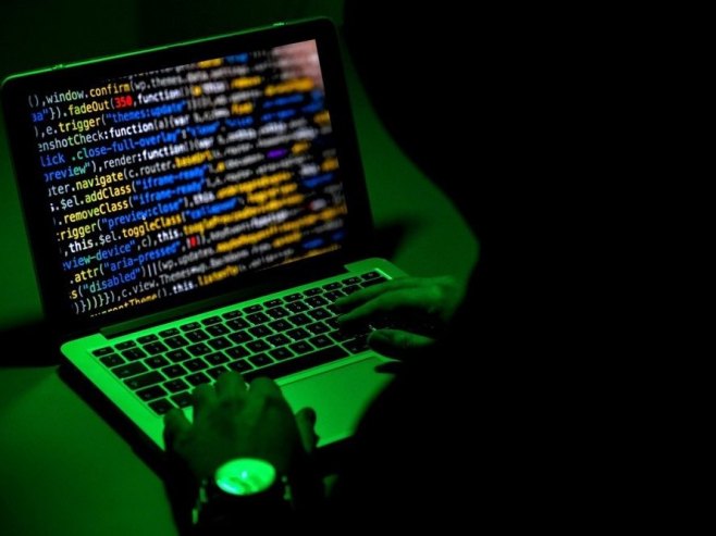 Hakerski napad (Foto: EPA-EFE/SASCHA STEINBACH, ilustracija) - 