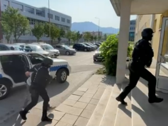 Lice uhapšeno zbog posjedovanja droge sprovedeno u OЈT Istočno Sarajevo (VIDEO)