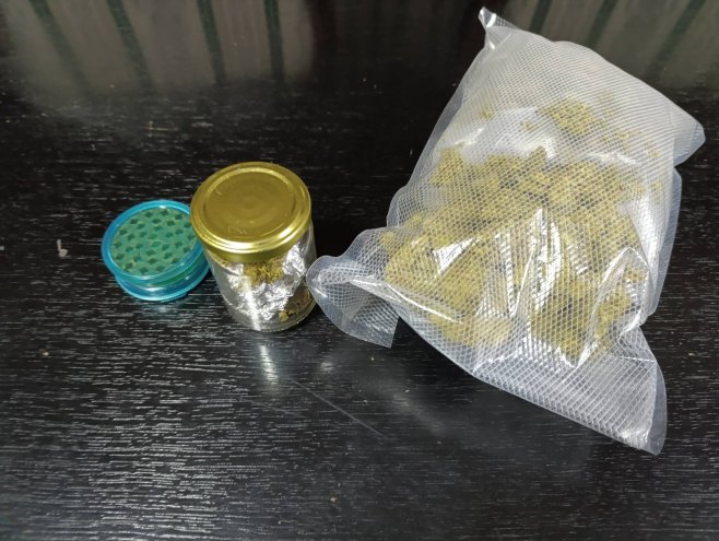 Pronađena marihuana i mrvilica - Foto: Ustupljena fotografija