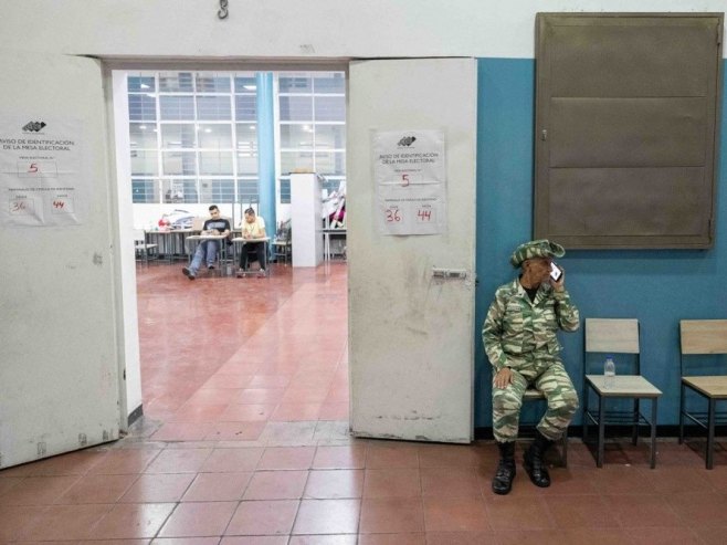 Izbori u Venecueli (Foto: EPA-EFE/RONALD PENA R) - 