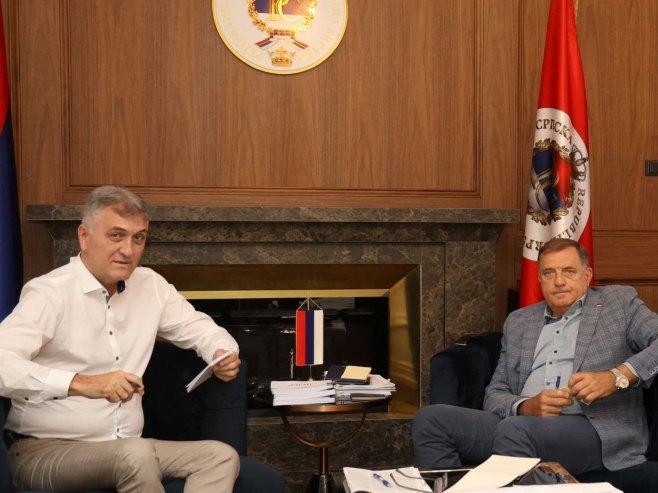 Milorad Dodik i Srđan Milović - Foto: predsjednikrs.rs/Borislav Zdrinja