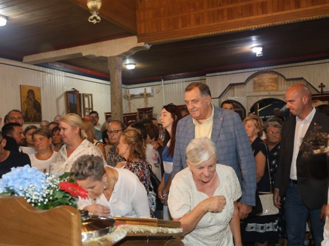 Ilindansko zborovanje u mjestu Marićka kod Prijedora; Dodik: Važno očuvati narodnu tradiciju (FOTO/VIDEO)