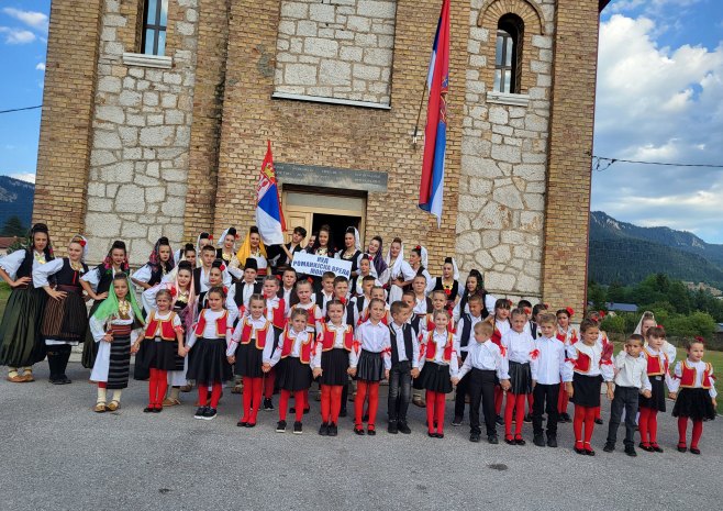 Pale, održan "Ilindanski sabor folklora" - Foto: SRNA