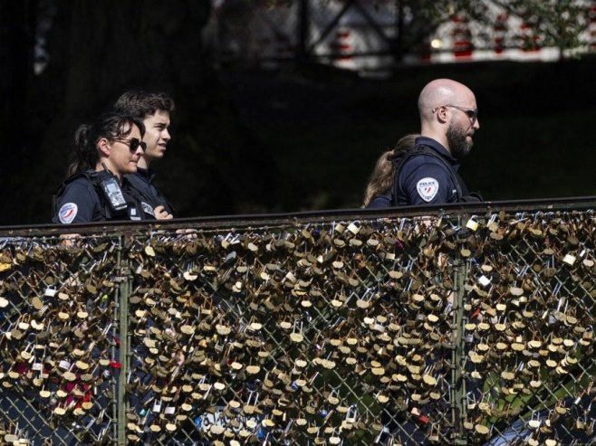 Francuska policija (Foto: EPA-EFE/ANDRE PAIN/ilustracija) - 