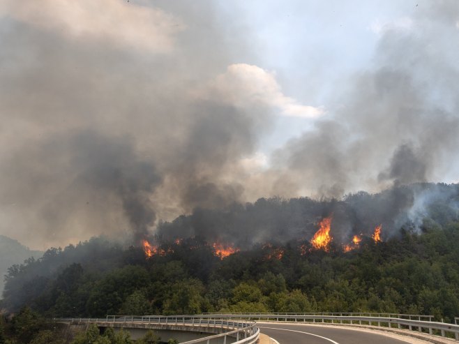 Požar u Hrvatskoj (Foto: EPA-EFE/GEORGI LICOVSKI) - 