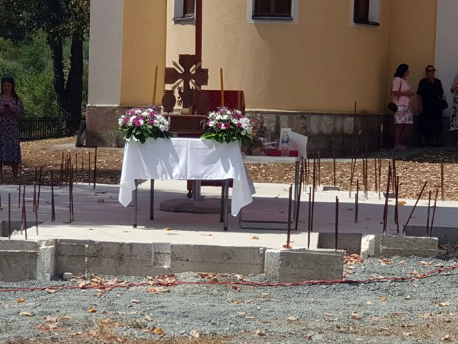 Srpsko povratničko selo Stog-osveštani temelji spomen kapele - Foto: RTRS