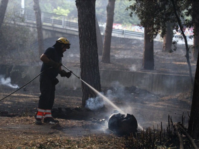 Požar (Foto: EPA-EFE/ANGELO CARCONI/ilustracija) - 
