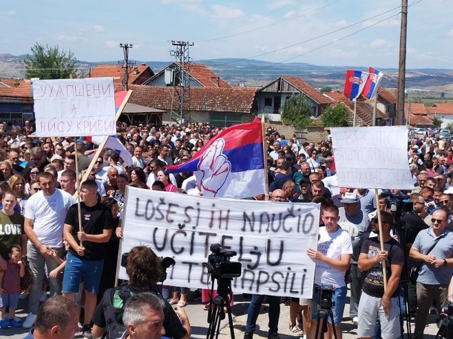 Kosmet - protesti (Foto: TANJUG/ STR) - 