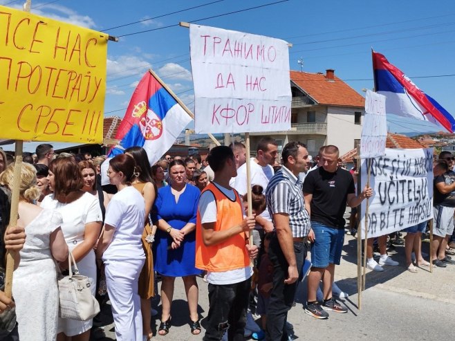 Više stotina Srba na protestu u Pasjanu: Svaki dan trpimo teror, a svijet ćuti