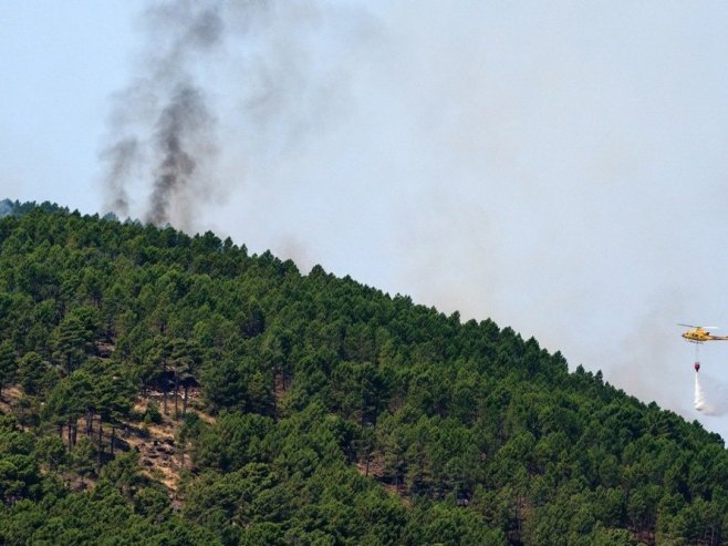 Požar kod Šibenika stavljen pod kontrolu, gasila ga četiri kanadera (FOTO)