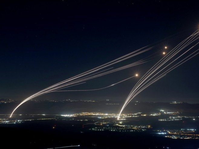 Hezbolah ispalio rakete na Izrael (foto: EPA-EFE/ATEF SAFADI) - 