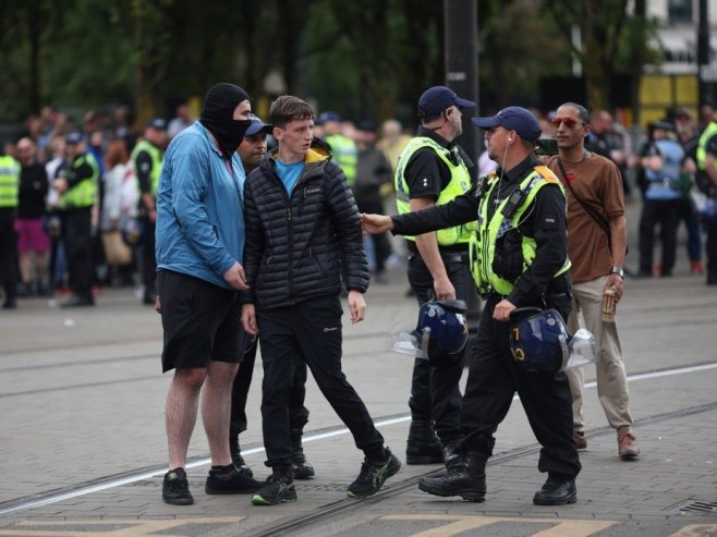 Protesti u Velikoj Britaniji (foto: EPA-EFE/STR) - 