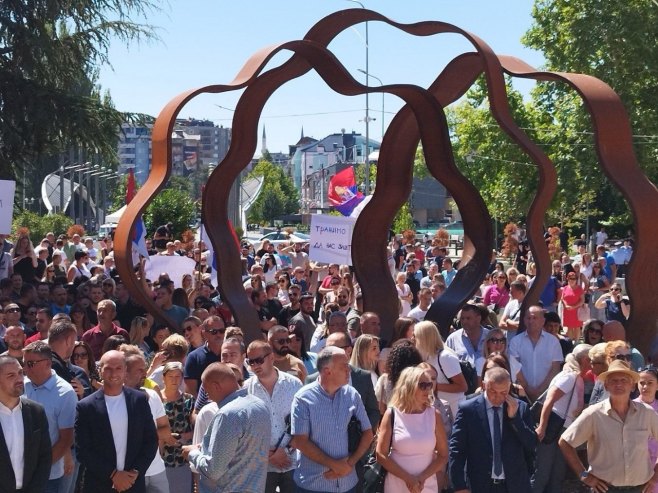 Kosovska Mitrovica, protesti (foto: TANJUG/ STR/ bg) - 