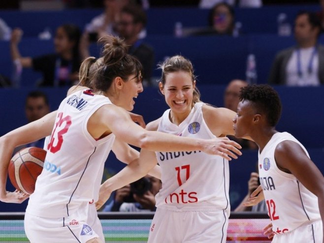 Tina Krajišnik (lijevo) Foto: EPA-EFE/MARK EVANS - 