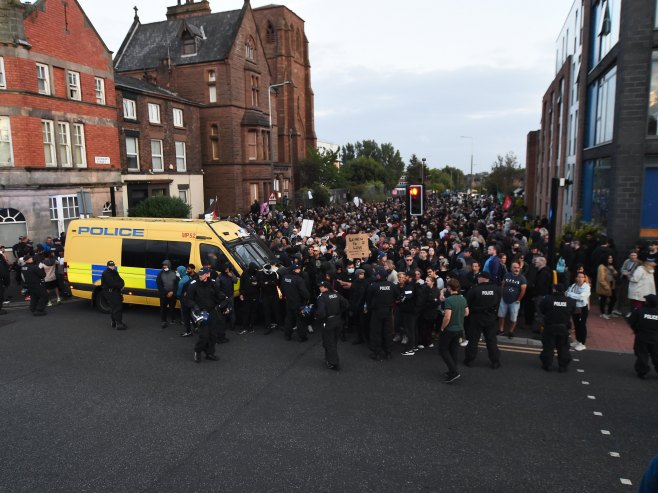 Protesti u Velikoj Britaniji (Foto: EPA-EFE/PETER POWELL) - 